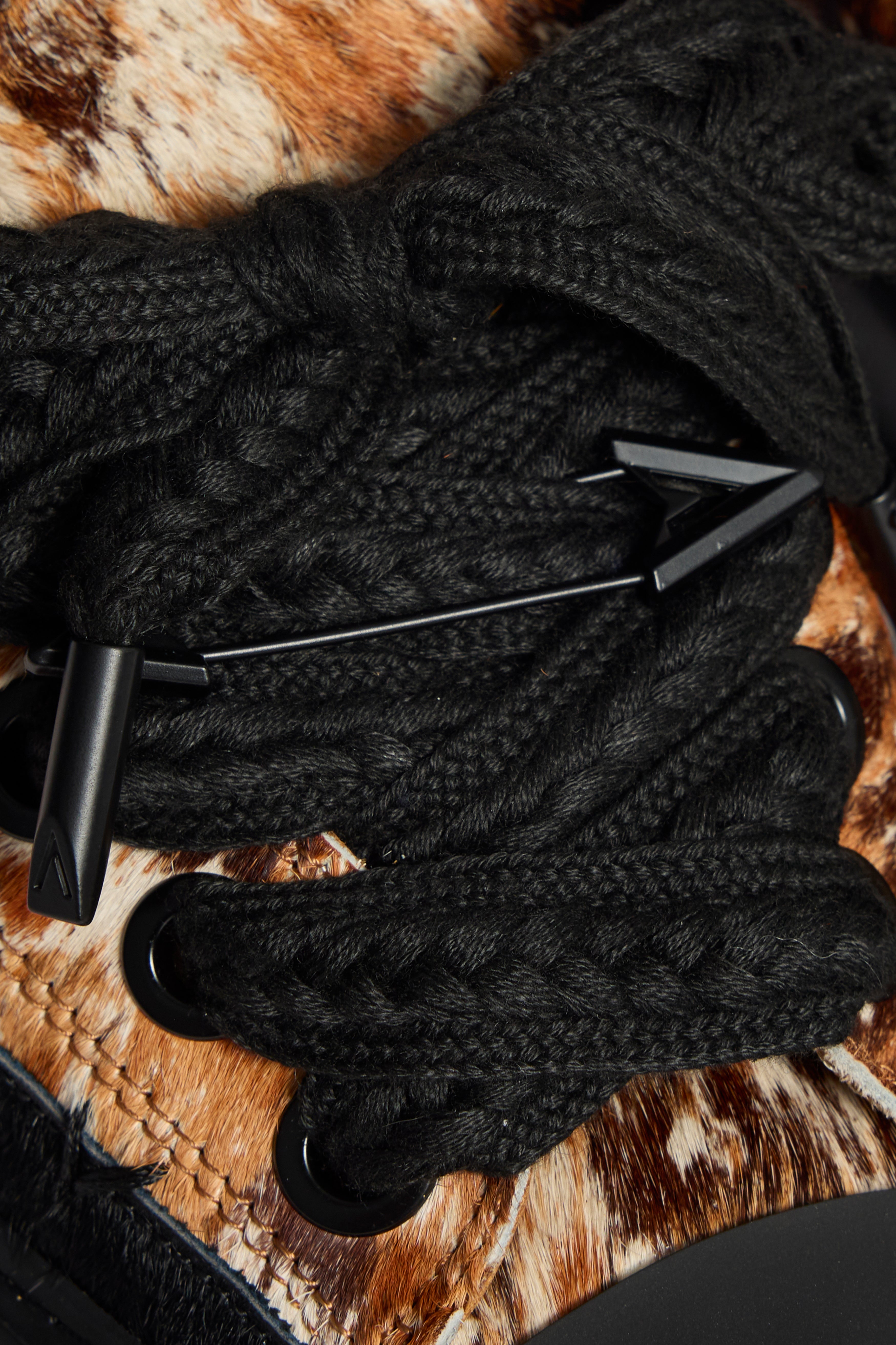 The Vision 400 Low Natural Black 1 Of 99
